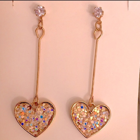 Jewelry - Gorgeous crystal rhinestone + glitter heart💗drop earrings